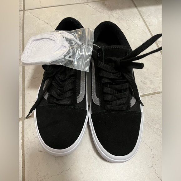 Brand new Vans old skool shoes - Picture 2 of 7